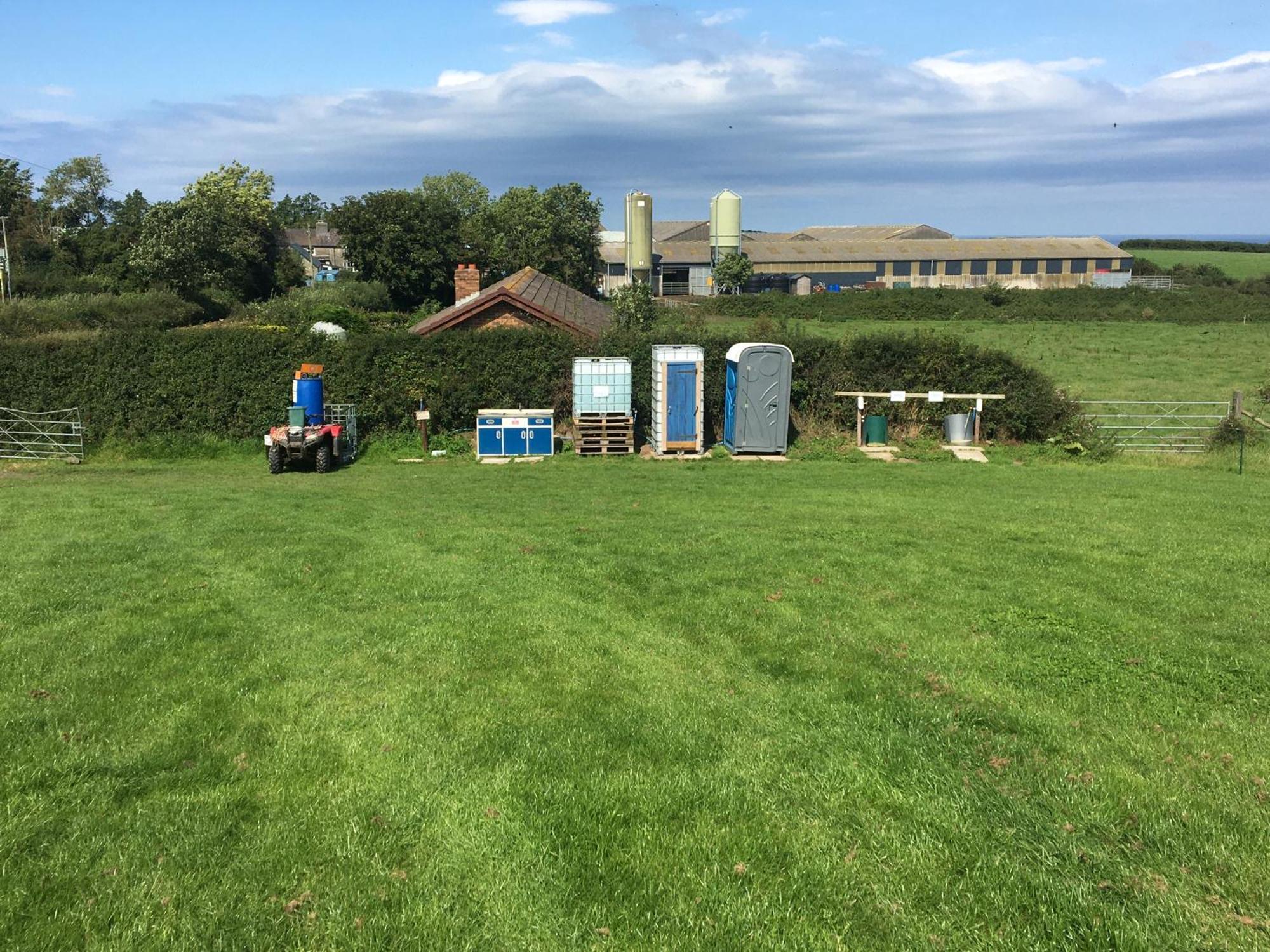 Hotel Carreg Y Gwynt Campsite - Touring And Tent Pitches Llanarth  Exterior foto